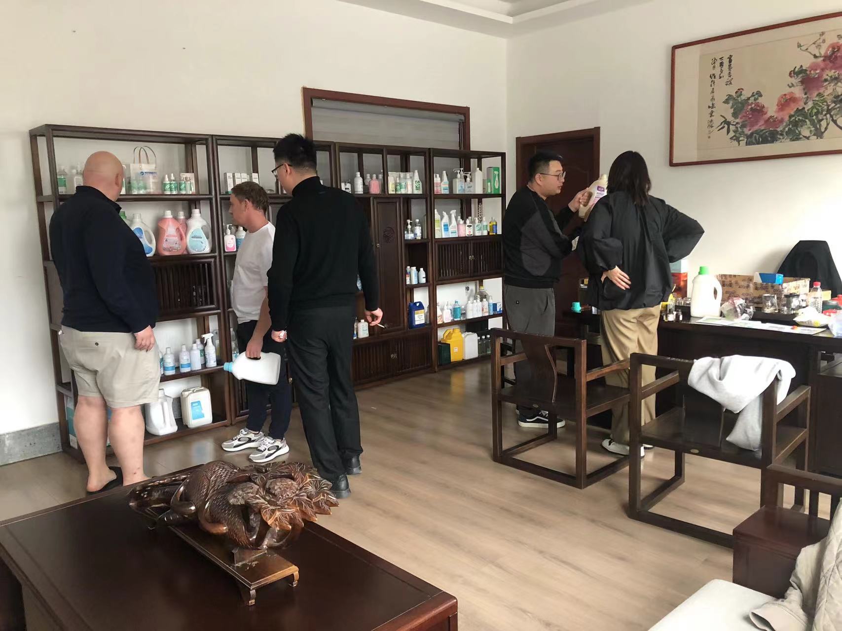 国外友人访厂，共促交流发展